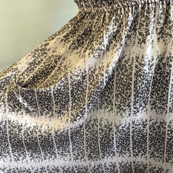 Petite Friendly Dress Size: S - Picture 5 of 7